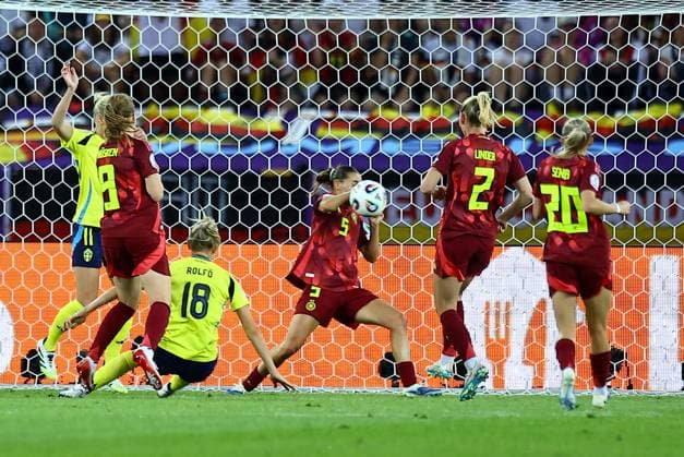 Carlotta Wamser of Germany Women saves the ball on the goal line and a penalty is given Sweden Women v Germany Women, UEFA European Women s Championship, Football, Stadion Letzigrund, Zurich, Switzerland - 12 Jul 2025Zurich Stadion Letzigrund Switzerland EDITORIAL USE ONLY No use with unauthorised audio, video, data, fixture lists, club league logos or live services. Online in-match use limited to 120 images, no video emulation. No use in betting, games or single club league player publications. Copyright: xMichaelxZemanek Shutterstockx 15395649bj