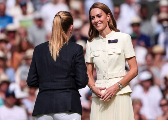 Wimbledon Feature, Catherine, Princess of Wales congratulates umpire Miriam Bley after the Ladies Final, Final, Ladies Singles, Ladies Singles Tennis Wimbledon 2025 Grand Slam ITF ATP WTA AELTC London Great Britain 12 July 2025 Wimbledon Feature, Catherine, Princess of Wales in the Royal Box Tennis Wimbledon 2025 Grand Slam ITF ATP WTA AELTC London Great Britain 12 July 2025 Amanda Anisimova, Award Ceremony, Presentation Tennis Wimbledon 2025 Grand Slam ITF ATP WTA AELTC London Great Britain 12 July 2025 Catherine, Princess of Wales congratulates umpire Miriam Bley after the final, Final, Ladies Singles Tennis Wimbledon 2025 Grand Slam ITF ATP WTA AELTC London Great Britain 12 July 2025 Copyright: xJuergenxHasenkopfx