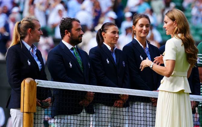 Catherine Princess of Wales chats with officials Wimbledon Tennis Championships, Day 13, The All England Lawn Tennis and Croquet Club, London, UK - 12 Jul 2025London The All England Lawn Tennis and United Kingdom  Copyright: xJavierxGarcia Shutterstockx 15392293ik