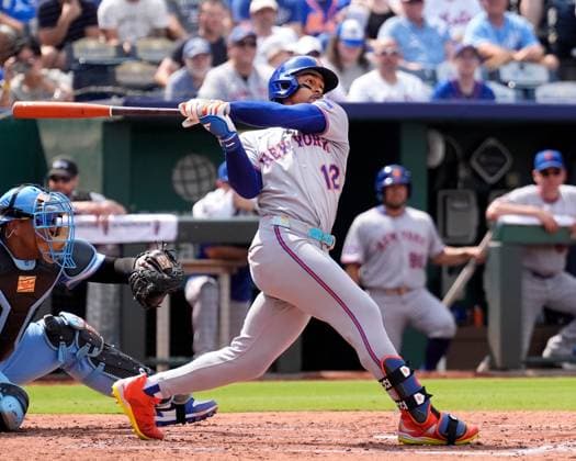 July 12, 2025: New York Mets shortstop Francisco Lindor (12) drives a single in the 4th inning against the Royals at Kauffman Stadium Kansas City, Missouri. CSM. Kansas City United States - ZUMAc04_ 20250712_zma_c04_120 Copyright: xJonxRobichaudx