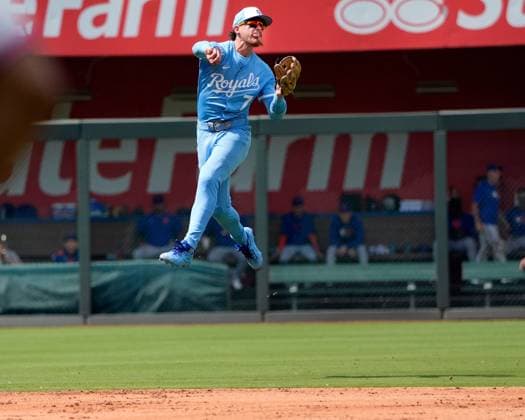 July 12, 2025: Kansas City Royals shortstop Bobby Witt Jr. (7) makes a spectacular throw against the Mets at Kauffman Stadium Kansas City, Missouri. CSM. Kansas City United States - ZUMAc04_ 20250712_zma_c04_127 Copyright: xJonxRobichaudx