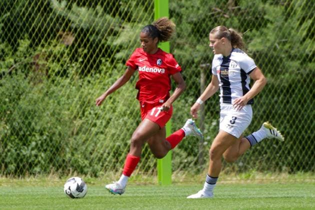 12 07 2025, xgrfx, Soccer Test Match , FC Zurich Women SC Freiburg Women v l Aurelie Csillag SC Freiburg , Marlene Deyss FC Zurich DFL DFB REGULATIONS PROHIBIT ANY USE OF PHOTOGRAPHS as IMAGE SEQUENCES and or QUASI VIDEO Zurich