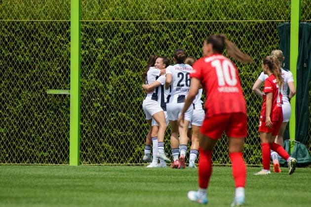 12 07 2025, xgrfx, Soccer Test Match , FC Zurich Women SC Freiburg Women v l Goal, Amelie Schuster FC Zurich DFL DFB REGULATIONS PROHIBIT ANY USE OF PHOTOGRAPHS as IMAGE SEQUENCES and or QUASI VIDEO Zurich