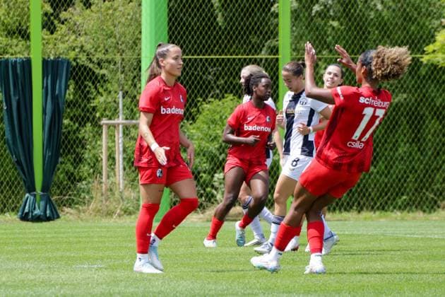 12 07 2025, xgrfx, Soccer Test Match , FC Zurich Women SC Freiburg Women v l Goal, Selina Vobian SC Freiburg DFL DFB REGULATIONS PROHIBIT ANY USE OF PHOTOGRAPHS as IMAGE SEQUENCES and or QUASI VIDEO Zurich