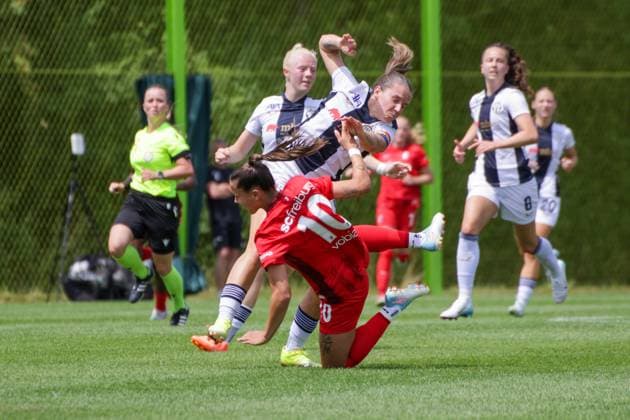 12 07 2025, xgrfx, Soccer Test Match , FC Zurich Women SC Freiburg Women v l Naomi Megroz FC Zurich , Selina Vobian SC Freiburg DFL DFB REGULATIONS PROHIBIT ANY USE OF PHOTOGRAPHS as IMAGE SEQUENCES and or QUASI VIDEO Zurich
