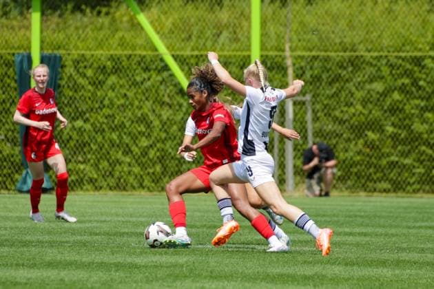 12 07 2025, xgrfx, Soccer Test Match , FC Zurich Women SC Freiburg Women v l Aurelie Csillag SC Freiburg , Chiara Bücher FC Zurich DFL DFB REGULATIONS PROHIBIT ANY USE OF PHOTOGRAPHS as IMAGE SEQUENCES and or QUASI VIDEO Zurich