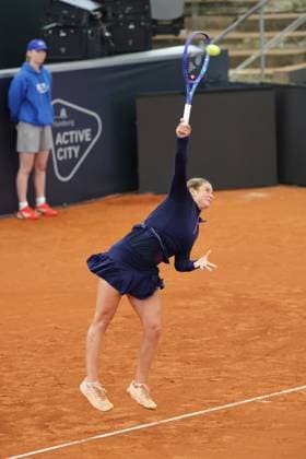 GER, Hamburg, xFSx, ATP250 Womens Tennis Tournament MSC Hamburg Ladies Open 2025, 13 07 2025 Valentina Steiner GER vs Renata Jamrichova SVK v l , Valentina Steiner GER makes a serve Copyright: HMBxMedia FernandoxSoares