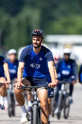 Aleksandar Vukotic SV Darmstadt 98, 20 on his way to training by bike SV Darmstadt 98, football, 2 Bundesliga, training camp, 4 day, 13 07 2025 SV Darmstadt 98, football, 2 Bundesliga, training camp, 4 day, 13 07 2025 Bad Wörishofen Copyright: xEibner-Pressefoto FlorianxWiegandx EP_FWD