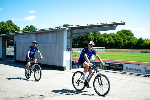 Isac Lidberg SV Darmstadt 98, 07 and behind him Sergio Lopez SV Darmstadt 98, 02 on the bike, SV Darmstadt 98, football, 2 Bundesliga, training camp, 4 day, 13 07 2025 SV Darmstadt 98, football, 2 Bundesliga, training camp, 4 day, 13 07 2025 Bad Wörishofen Copyright: xEibner-Pressefoto FlorianxWiegandx EP_FWD