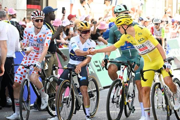 Tour de France 2025 Stage 9 CHATEAUROUX, FRANCE - JULY 13 : Wellens Tim (BEL) of UAE Team Emirates, Evenepoel Remco (BEL) of Soudal Quick-Step, Milan Jonathan (ITA) of Lidl - Trek, Pogacar Tadej (SLO) of UAE Team Emirates during stage 9 of the 112th edition of Tour de France an UCI World Tour 2.UWT cycling road race stage for Men Elite of 170 km with start in Chinon and finish in Chateauroux on July 13, 2025 in Chateauroux, France, 13 07 2025 ( Motordriver Kenny Verfaillie - Chateauroux France  Copyright: xJanxDexMeuleneirx