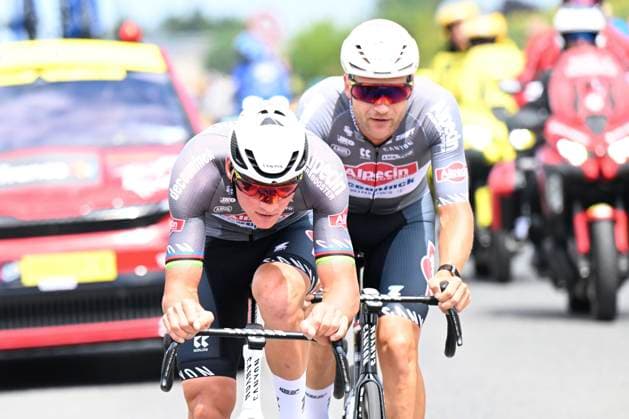 Tour de France 2025 Stage 9 CHATEAUROUX, FRANCE - JULY 13 : Van der Poel Mathieu (NED) of Alpecin - Deceuninck, Rickaert Jonas (BEL) of Alpecin - Deceuninck during stage 9 of the 112th edition of Tour de France an UCI World Tour 2.UWT cycling road race stage for Men Elite of 170 km with start in Chinon and finish in Chateauroux on July 13, 2025 in Chateauroux, France, 13 07 2025 ( Motordriver Kenny Verfaillie - Chateauroux France  Copyright: xPetexGodingx