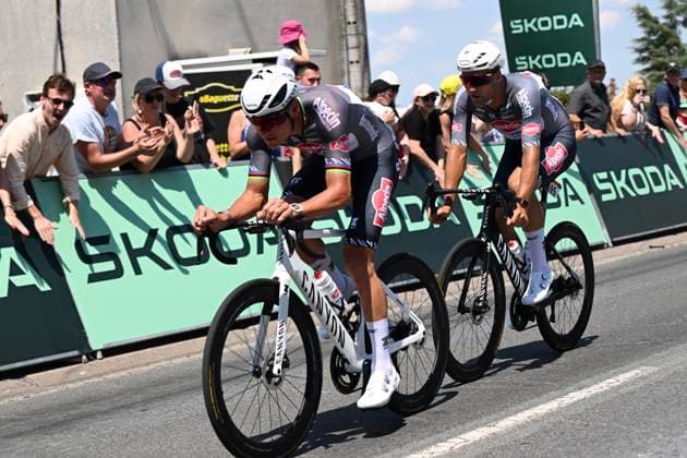 Tour de France 2025 Stage 9 CHATEAUROUX, FRANCE - JULY 13 : Van der Poel Mathieu (NED) of Alpecin - Deceuninck, Rickaert Jonas (BEL) of Alpecin - Deceuninck during stage 9 of the 112th edition of Tour de France an UCI World Tour 2.UWT cycling road race stage for Men Elite of 170 km with start in Chinon and finish in Chateauroux on July 13, 2025 in Chateauroux, France, 13 07 2025 ( Motordriver Kenny Verfaillie - Chateauroux France  Copyright: xPetexGodingx