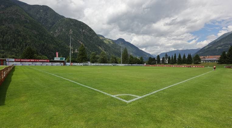 13 07 2025 Soccer 2 Soccer Bundesliga Season 2025 2026 1 FC Nürnberg FCN Club Training Camp Summer Summer Training Camp Gais Bruneck South Tyrol Zink DaMa xdaxmax Symbol Image Symbol Photo Feature Impression Sports Field Training Field Soccer Field Gais