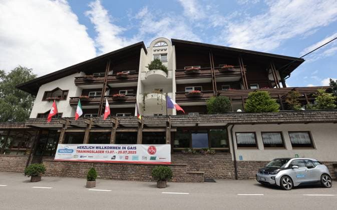 13 07 2025 Soccer 2 Soccer Bundesliga Season 2025 2026 1 FC Nürnberg FCN Club Training camp Summer Summer training camp Gais Bruneck South Tyrol Zink DaMa xdaxmax Symbol image Symbol photo Feature Impression Team hotel Team hotel Exterior view Hotel Windschar