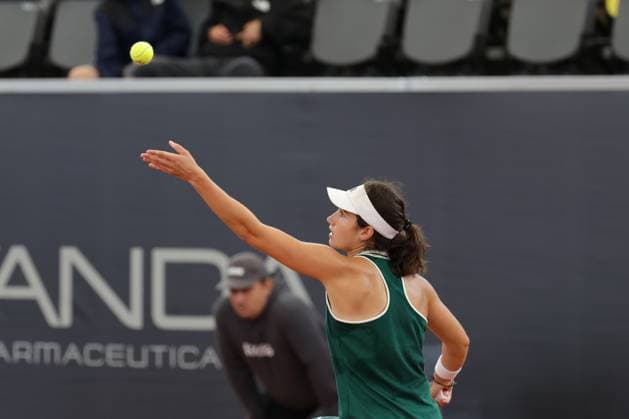 GER, Hamburg, xFSx, ATP250 Womens Tennis Tournament Qualifying Round , MSC Hamburg Ladies Open 2025, 13 07 2025 Carlota Martinez Cirez ESP , Anna Petkovic GER v l , Carlota Martinez Cirez ESP makes a serve Copyright: HMBxMedia FernandoxSoares