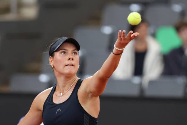 GER, Hamburg, xFSx, ATP250 Womens Tennis Tournament Qualifying Round , MSC Hamburg Ladies Open 2025, 13 07 2025 Carlota Martinez Cirez ESP , Anna Petkovic GER v l , Anna Petkovic GER makes a serve Copyright: HMBxMedia FernandoxSoares