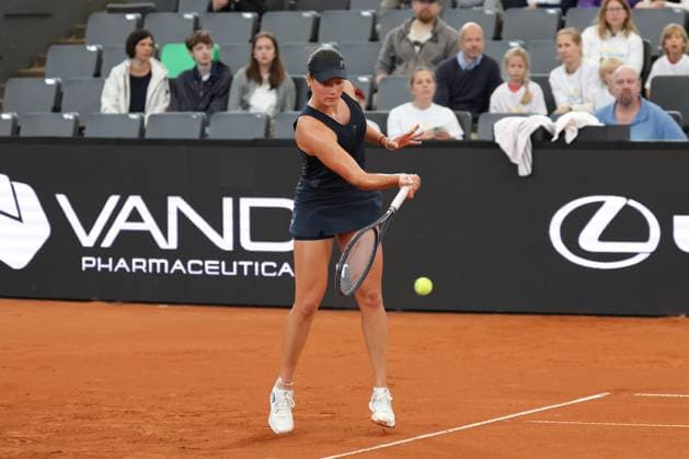 GER, Hamburg, xFSx, ATP250 Womens Tennis Tournament Qualifying Round , MSC Hamburg Ladies Open 2025, 13 07 2025 Carlota Martinez Cirez ESP , Anna Petkovic GER v l , Anna Petkovic GER play a forehand Copyright: HMBxMedia FernandoxSoares