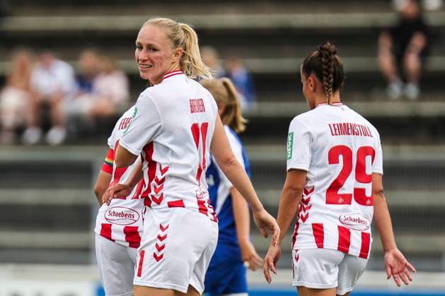 Test match Schalke 04 1 FC Köln 13 07 2025 Pauline Bremer 1 FC Köln, 11 celebrates her penalty kick goal for 0 2 during the test match Schalke 04 1 FC Köln Gelsenkirchen, Parkstadion on 13 07 2025 Copyright: xBEAUTIFULxSPORTS Freisenx