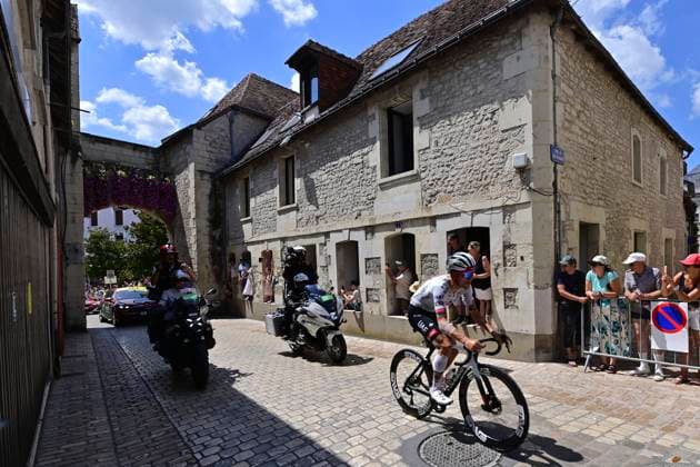 Tour de France 2025 Stage 9 CHATEAUROUX, FRANCE - JULY 13 : Almeida Joao (POR) of UAE Team Emirates during stage 9 of the 112th edition of Tour de France an UCI World Tour 2.UWT cycling road race stage for Men Elite of 170 km with start in Chinon and finish in Chateauroux on July 13, 2025 in Chateauroux, France, 13 07 2025 ( Motordriver Kenny Verfaillie - Chateauroux France  Copyright: xPetexGodingx