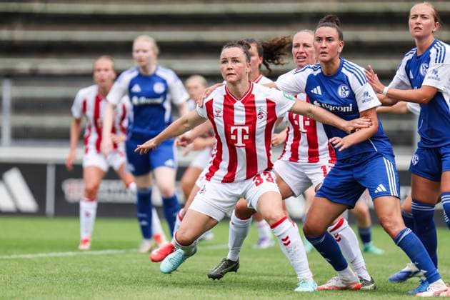 Test match Schalke 04 1 FC Köln 13 07 2025 Marina Hegering 1 FC Köln, 33 in a duel with Meltem Karadag FC Schalke 04, 3 during the test match Schalke 04 1 FC Köln Gelsenkirchen, Parkstadion on 13 07 2025 Copyright: xBEAUTIFULxSPORTS Freisenx