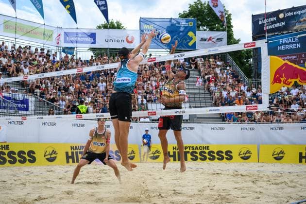 Beach volleyball, Beachvolleyball - Pro Beach Battle Masters SEEWALCHEN,AUSTRIA,13.JUL.25 - BEACH VOLLEYBALL - Beach Volleyball Tour PRO, Pro Beach Battle Masters Litzlberg. Image shows Timo Hammarberg and Alexander Horst (AUT).  GEPAxpictures xChristianxMoser