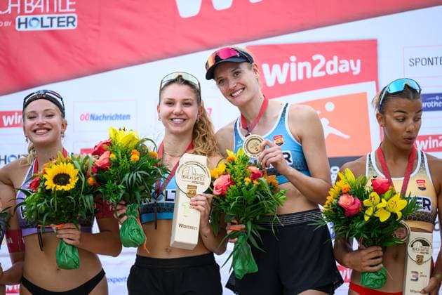 Beach volleyball, Beachvolleyball - Pro Beach Battle Masters SEEWALCHEN,AUSTRIA,13.JUL.25 - BEACH VOLLEYBALL - Beach Volleyball Tour PRO, Pro Beach Battle Masters Litzlberg. Image shows Tjasa Kotnik and Magdalena Rabitsch (SLO).  GEPAxpictures xChristianxMoser