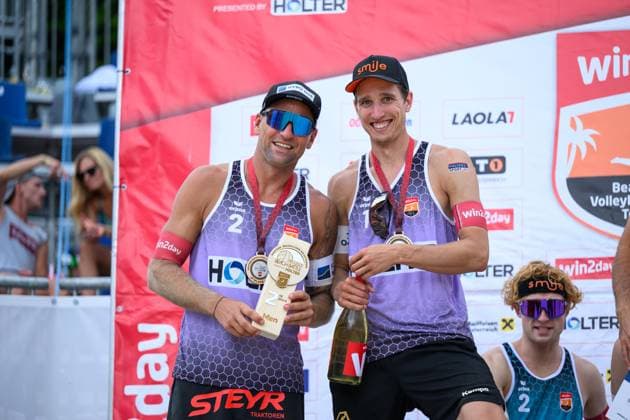 Beach volleyball, Beachvolleyball - Pro Beach Battle Masters SEEWALCHEN,AUSTRIA,13.JUL.25 - BEACH VOLLEYBALL - Beach Volleyball Tour PRO, Pro Beach Battle Masters Litzlberg. Image shows Julian Hoerl and Alexander Horst (AUT).  GEPAxpictures xChristianxMoser