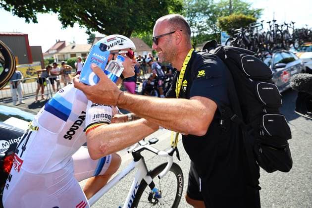 Tour de France 2025 Stage 9 CHATEAUROUX, FRANCE - JULY 13 : Merlier Tim (BEL) of Soudal Quick-Step celebrates the victory after stage 9 of the 112th edition of Tour de France an UCI World Tour 2.UWT cycling road race stage for Men Elite of 170 km with start in Chinon and finish in Chateauroux on July 13, 2025 in Chateauroux, France, 13 07 2025 ( Motordriver Kenny Verfaillie - Chateauroux France  Copyright: xDavidxPintensx