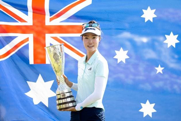 Sport Bilder des Tages GRACE KIM ALMUNDI EVIAN CHAMPIONSHIP PHOTOPQR LE DAUPHINE Grégory YETCHMENIZA ; Évian-les-Bains ; 13 07 2025 ; Évian-les-Bains (Haute-Savoie),13 juillet. 2025 THE ALMUNDI EVIAN CHAMPIONSHIP sur notre photo : Grace Kim remporte le tournoi devant Jeeno Thitikul. Grégory Yetchmeniza Le Dauphiné Libéré *** Local Caption *** Évian-les-Bains Haute-Savoie Rhône-Alpes France  Copyright: xPHOTOPQR LExDAUPHINE MAXPPPxGrégoryxYETCHMENIZAx 20250713JDL8354 20250713JDL8354