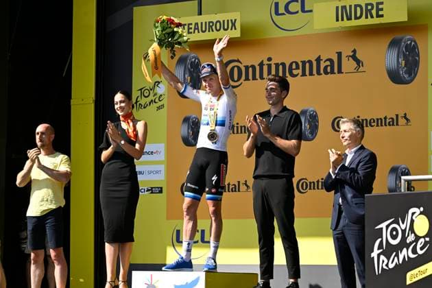 Tour de France 2025 Stage 9 CHATEAUROUX, FRANCE - JULY 13 : Merlier Tim (BEL) of Soudal Quick-Step pictured during the podium ceremony of stage 9 of the 112th edition of Tour de France an UCI World Tour 2.UWT cycling road race stage for Men Elite of 170 km with start in Chinon and finish in Chateauroux on July 13, 2025 in Chateauroux, France, 13 07 2025 ( Motordriver Kenny Verfaillie - Chateauroux France  Copyright: xJanxDexMeuleneirx