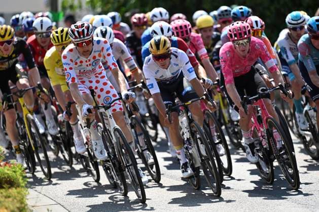 Tour de France 2025 Stage 9 CHATEAUROUX, FRANCE - JULY 13 : Wellens Tim (BEL) of UAE Team Emirates, Evenepoel Remco (BEL) of Soudal Quick-Step during stage 9 of the 112th edition of Tour de France an UCI World Tour 2.UWT cycling road race stage for Men Elite of 170 km with start in Chinon and finish in Chateauroux on July 13, 2025 in Chateauroux, France, 13 07 2025 ( Motordriver Kenny Verfaillie - Chateauroux France  Copyright: xPetexGodingx