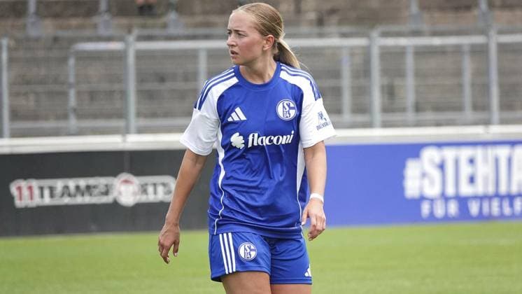 Womens soccer test match FC Schalke 04 blue against 1 FC Köln FOR EDITORIAL PURPOSES ONLY p FC player Nele Schmidt in her new jersey on Sunday, 13 07 2025 in the womens soccer test match FC Schalke 04 blue against 1 FC Köln at the Parkstadion in Gelsenkirchen Germany NRW Gelsenkirchen Copyright MichaelxKorte Copyright: MichaelxKorte doc81hoshx8wuu12k28cmi3 ,EDITORIAL USE ONLY Copyright: MichaelxKorte
