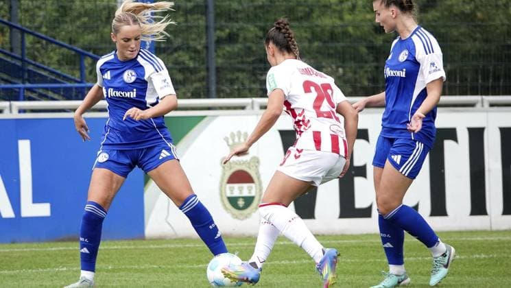 Womens soccer test match FC Schalke 04 blue against 1 FC Köln FOR EDITORIAL PURPOSES ONLY p FC player Joana Merten left on Sunday, 13 07 2025 in the womens soccer test match FC Schalke 04 blue against 1 FC Köln at the Parkstadion in Gelsenkirchen Germany NRW Gelsenkirchen Copyright MichaelxKorte Copyright: MichaelxKorte doc81hosk8fv3mq6ww4k6m ,EDITORIAL USE ONLY Copyright: MichaelxKorte