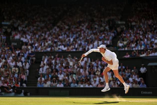 Sport Bilder des Tages Jannik Sinner during the Gentlemen s Singles final Wimbledon Tennis Championships, Day 14, The All England Lawn Tennis and Croquet Club, London, UK - 13 Jul 2025London The All England Lawn Tennis and United Kingdom  Copyright: xEllaxLing Shutterstockx 15392298bf
