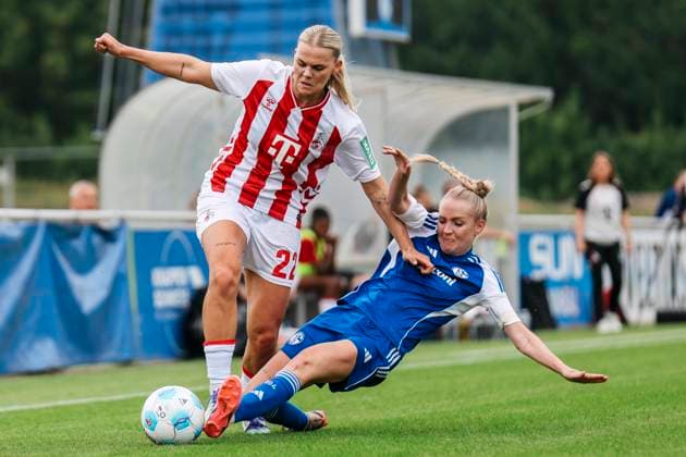 Test match Schalke 04 1 FC Köln 13 07 2025 Julia Schiffarth 1 FC Köln, 22 in a duel with Nathalie Daniele Bollmann FC Schalke 04, 2 during the test match Schalke 04 1 FC Köln Gelsenkirchen, Parkstadion on 13 07 2025 Copyright: xBEAUTIFULxSPORTS Freisenx