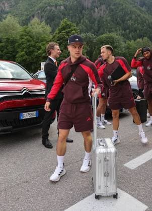 13 07 2025 Soccer 2 Soccer Bundesliga Season 2025 2026 1 FC Nuremberg FCN Club Training Camp Summer Summer Training Camp Gais Bruneck South Tyrol Zink DaMa xdaxmax Oliver Villadsen 2, 1 FC Nuremberg FCN arrives at the team hotel Teamhotel