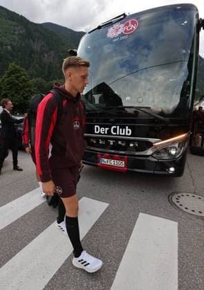 13 07 2025 Soccer 2 Soccer Bundesliga Season 2025 2026 1 FC Nuremberg FCN Club Training Camp Summer Summer Training Camp Gais Bruneck South Tyrol Zink DaMa xdaxmax Jan Reichert 1, 1 FC Nuremberg FCN arrives at the team hotel Teamhotel