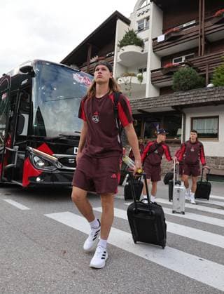 13 07 2025 Soccer 2 Soccer Bundesliga Season 2025 2026 1 FC Nuremberg FCN Club Training Camp Summer Summer Training Camp Gais Bruneck South Tyrol Zink DaMa xdaxmax Artem Stepanov 11, 1 FC Nuremberg FCN arrives at the team hotel Teamhotel