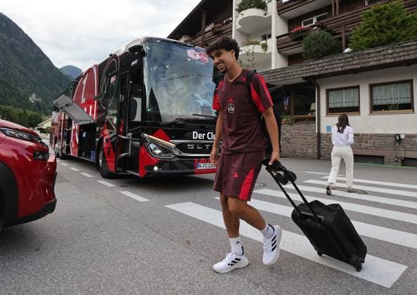 13 07 2025 Soccer 2 Soccer Bundesliga Season 2025 2026 1 FC Nuremberg FCN Club Training Camp Summer Summer Training Camp Gais Bruneck South Tyrol Zink DaMa xdaxmax Ayoub Chaikhoun 17, 1 FC Nuremberg FCN arrives at the team hotel Teamhotel