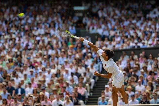 Tennis - Wimbledon Championship 2025 - Day 14 LONDON, ENGLAND - Sunday, July 13, 2025: Carlos Alcaraz (ESP) during the Gentlemen s Singles Final on Day Fourteen of The Championships Wimbledon 2025 at the All England Lawn Tennis and Croquet Club. (Photo by Kirsten Holst Propaganda) LONDON All England Lawn Tennis and Croquet Club GREATER LONDON ENGLAND  Copyright: xKirstenxHolstx 2025-07-13-009-Wimbledon_2025_Day_14