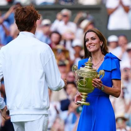 Catherine Princess of Wales presents the winners trophy to Jannik Sinner Wimbledon Tennis Championships, Day 14, The All England Lawn Tennis and Croquet Club, London, UK - 13 Jul 2025London The All England Lawn Tennis and United Kingdom  Copyright: xJavierxGarcia Shutterstockx 15392297gm