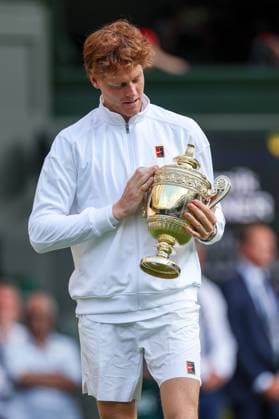 Jannik Sinner celebrates victory in the Gentlemen s Singles final Wimbledon Tennis Championships, Day 14, The All England Lawn Tennis and Croquet Club, London, UK - 13 Jul 2025London The All England Lawn Tennis and United Kingdom  Copyright: xEllaxLing Shutterstockx 15392298cw
