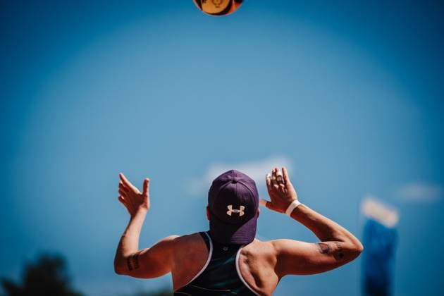 Beach volleyball women Allianz German Beach Tour 2025 Tourstop Munich 13 07 2025 Melanie Gernert serving Munich Central University Sports Munich Bavaria Germany
