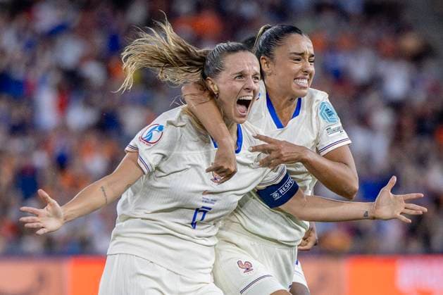 Sport Bilder des Tages Basel, Switzerland, July 13st 2025: Goalscorer Sandie Rose Toletti (2 FRA) during the UEFA Womens EURO 2025 Group D match between Netherlands and France at St. Jakob-Park in Basel, Switzerland. Philipp Kresnik (Philipp Kresnik SheKicks SPP) Copyright: xPhilippxKresnikx xSheKicksx xSPPx spp-en-PhKrSh-_KRE5706-Verbessert-RR