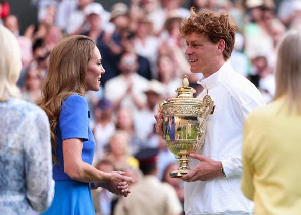 Catherine, Princess of Wales presents Jannik Sinner with the trophy, trophy, award ceremony, presentation, final, final, men s singles, men s singles tennis Wimbledon 2021 Grand Slam ITF ATP WTA AELTC London Great Britain 13 July 2025 Copyright: xJuergenxHasenkopfx