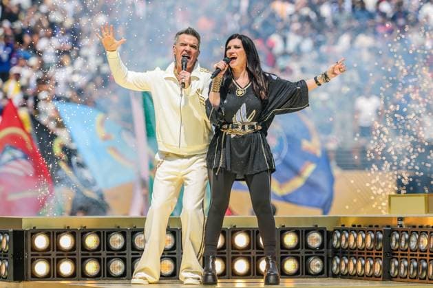 Chelsea and PSG in the 2025 FIFA Club World Cup final Robbie Williams and Laura Pausini perform before the FIFA Club World Cup 2025 final match between Chelsea FC and Paris Saint-Germain at MetLife Stadium on July 13, 2025 in East Rutherford, New Jersey. East Hartford METLIFE STADIUM NJ UNITED STATES OF AMERICA Copyright: xWILLIAMxVOLCOVx