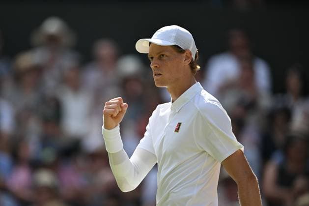 (250714) -- LONDON, July 14, 2025 -- Jannik Sinner celebrates scoring during the men s singles final between Carlos Alcaraz of Spain and Jannik Sinner of Italy at the Wimbledon Tennis Championships in London, Britain, July 13, 2025. ) (SP)BRITAIN-LONDON-TENNIS-WIMBLEDON-MEN S SINGLES-FINAL LixYing 