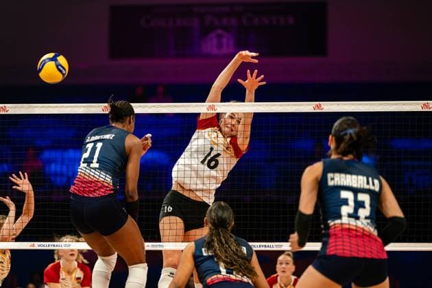 (250714) -- ARLINGTON, July 14, 2025 -- Anastasia Cekulaev (C) of Germany blocks the ball during the pool 8 match between Germany and Dominican Republic at the Women s Volleyball Nations League (VNL) 2025 in Arlington, the United States, July 13, 2025. (Photo by Xinhua) (SP)U.S.-ARLINGTON-VOLLEYBALL-NATIONS LEAGUE-WOMEN ChenxChen 