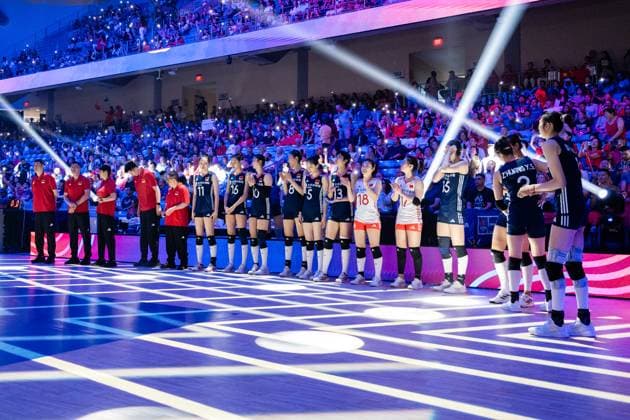 (250714) -- ARLINGTON, July 14, 2025 -- Players of China line up before the match between China and the United States at the Women s Volleyball Nations League (VNL) 2025 in Arlington, the United States, July 13, 2025. (Photo by Xinhua) (SP)U.S.-ARLINGTON-VOLLEYBALL-NATIONS LEAGUE-WOMEN ChenxChen 