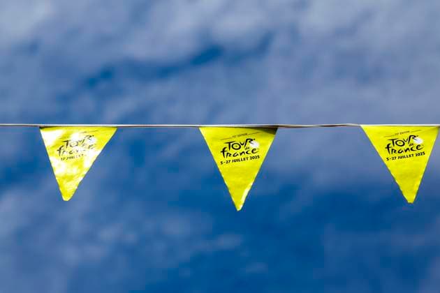 Tour de France 2025 Stage 10 LE MONT-DORE PUY DE SANCY, FRANCE - JULY 14 : Illustration picture during stage 10 of the 112th edition of Tour de France an UCI World Tour 2.UWT cycling road race stage for Men Elite of 163 km with start in Ennezat and finish in Le Mont-Dore Puy de Sancy on July 14, 2025 in Le Mont-Dore Puy de Sancy, France, 14 07 2025 ( Motordriver Kenny Verfaillie - Le Mont-Dore Puy de Sancy France  Copyright: xTimxVanxWichelenx
